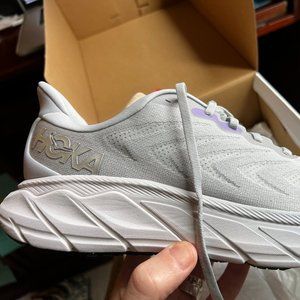 Hoka Arahi 6 Size 8.5 Wide Harbor Mist/Silver (womens)